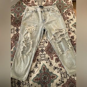 Cropped mom Jean grunge style